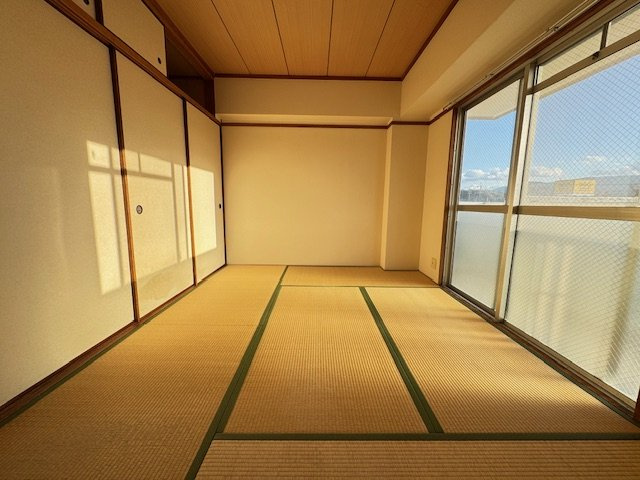 ジョイフル昭栄の和室