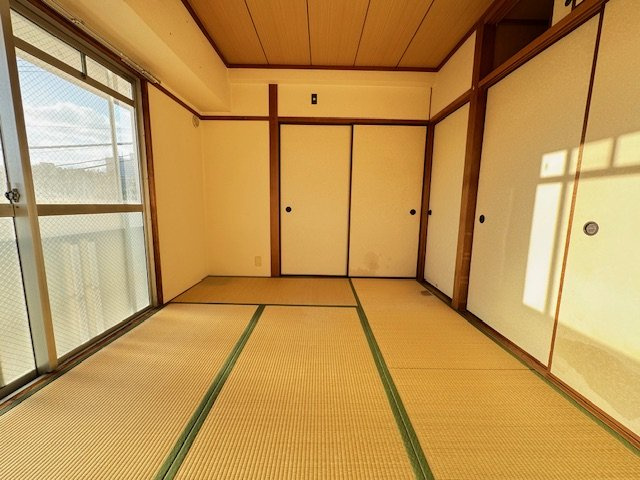 ジョイフル昭栄の和室