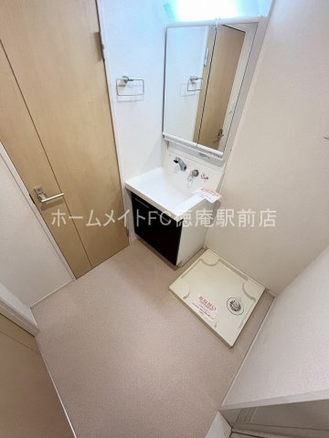 クロワール長田の洗面所