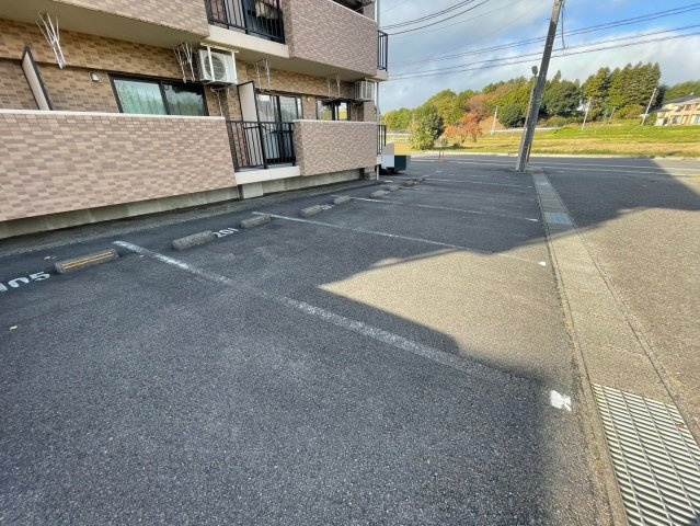 メルグランシェの駐車場