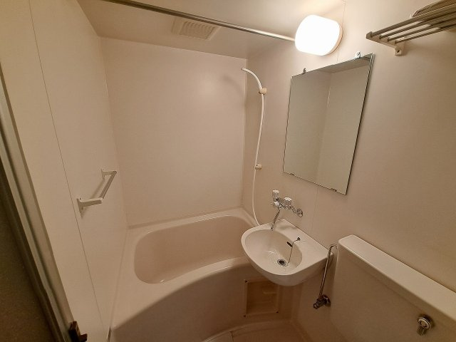 ラファエラ鳴尾Ⅱの浴室