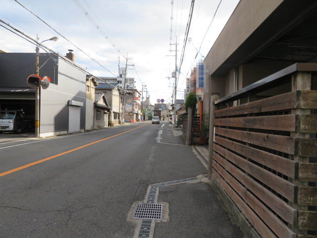 柏原市太平寺１丁目の工場の周辺