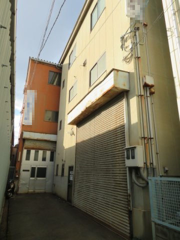 柏原市太平寺１丁目の工場の外観