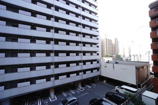 【展望】 | 【四季を感じる】
四季の移ろい・爽やかな青空や風を感じられ
自然を愉しめるパノラマビュー。
毎日の暮らしに余裕を感じさせてくれる、
遮る物の無い開放的な眺望を是非、ご堪能ください。