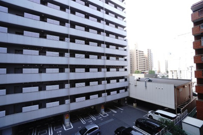 【展望】 | 【上質リノベ】シャンボール国泰寺 | 【四季を感じる】
四季の移ろい・爽やかな青空や風を感じられ
自然を愉しめるパノラマビュー。
毎日の暮らしに余裕を感じさせてくれる、
遮る物の無い開放的な眺望を是非、ご堪能ください。