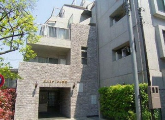 【外観】 | 鉄筋コンクリート造のがっちりとした建物。