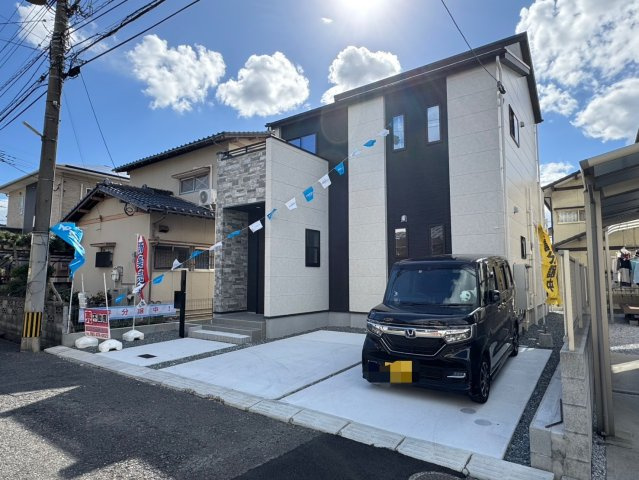 ーAdoble＋ー小倉南区湯川新町3丁目2期　【小倉南区　新築戸建て】の駐車場|駐車スペースは並列2台可能【小倉南区　新築戸建て】