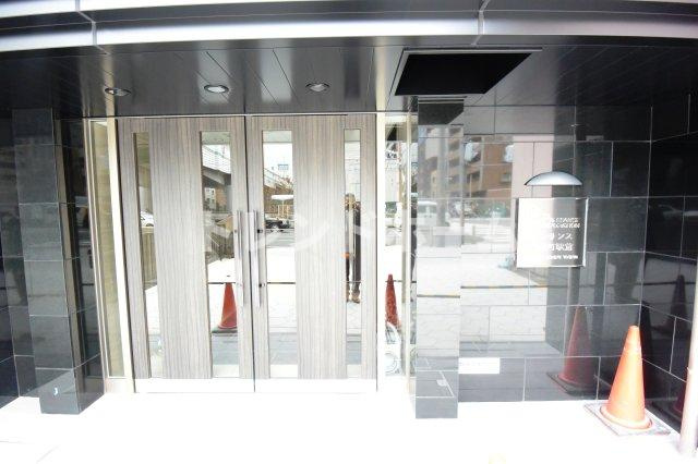 プレサンス松屋町駅前のエントランス|選べる家電プランあり！！