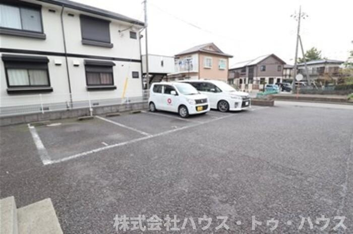 セジュール東初石Ⅲの駐車場