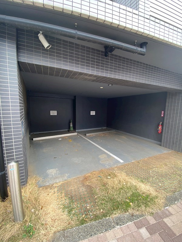 スパシエグランス学芸大学の駐車場