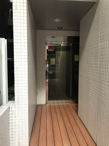 COMMON  Akasaka（コモン赤坂）のエントランス