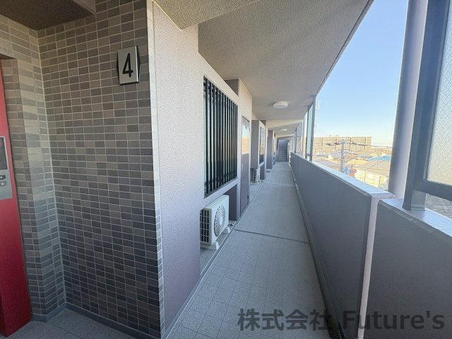 レーベンハイム吉川参番館のその他共用部分|共用通路です