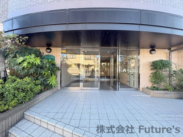 レーベンハイム吉川参番館のエントランス|マンションエントランス
