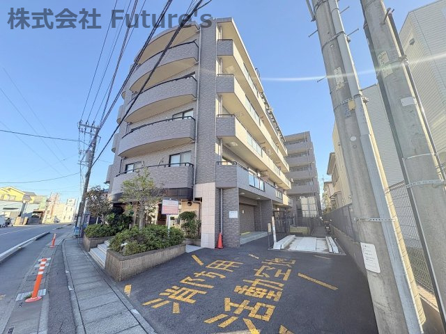 レーベンハイム吉川参番館の外観|安心のオートロック付きマンション