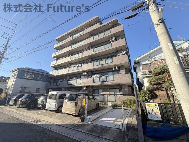レーベンハイム吉川参番館の外観|周辺施設充実で生活利便性良好
