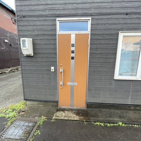 ピジョン東町の玄関