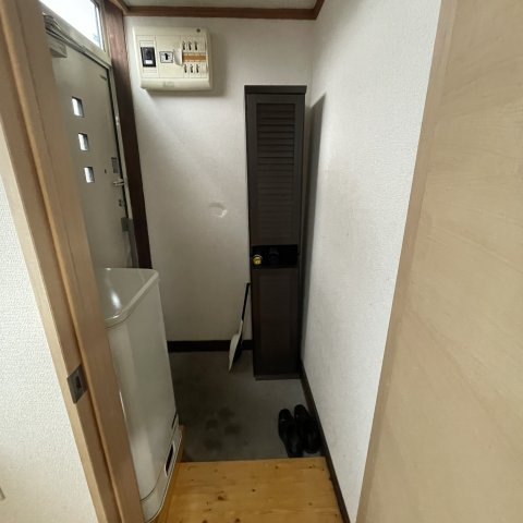 ピジョン東町の玄関