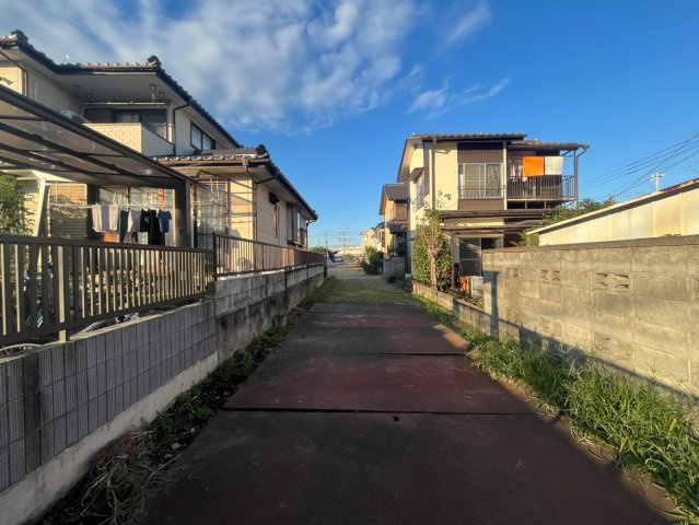 川越市寺山　建築条件なし売地　西武新宿線『本川越駅』徒歩43分　【山田小学区】の前面道路含む現地写真