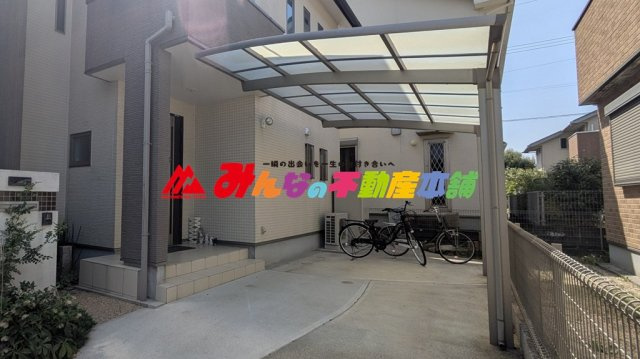 江戸屋敷中古住宅の駐車場