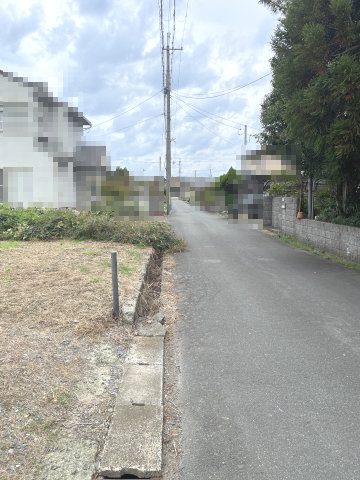 高島市安曇川町青柳63坪土地の前面道路含む現地写真