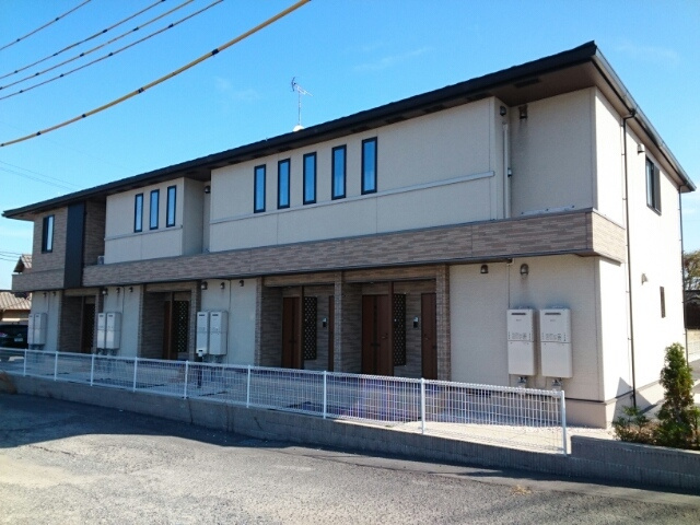 岡山市南区彦崎のアパートの外観