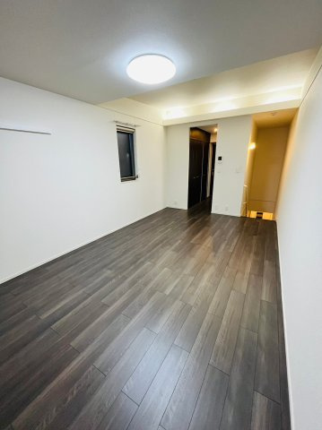 仲介手数料0円！！A la del ciero IIの居間・リビング