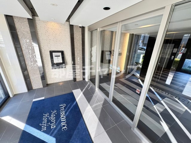 プレサンスNAGOYA本陣のエントランス