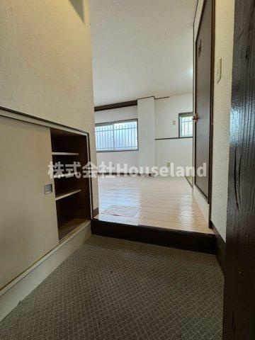 ローズ向之芝Ⅱの玄関