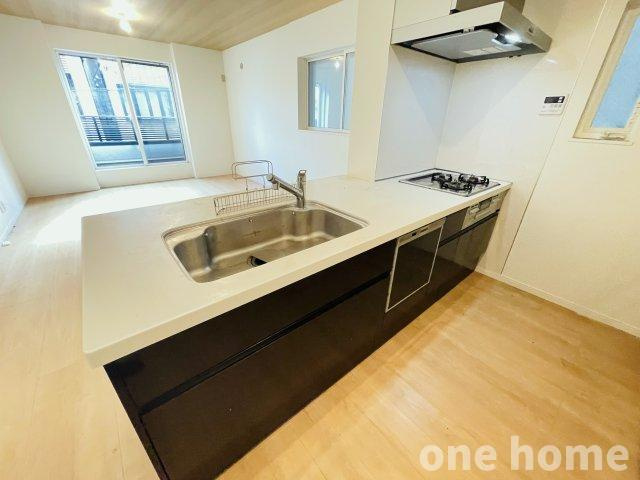 巽北2丁目中古戸建のキッチン|◆一体感生まれる対面式カウンターキッチン採用です!!
◆【onehome販売窓口・即日内覧可能】売主様→当社→お客様の関係でご内覧～商談までスムーズです!!
◆平日・土日、即日内覧会開催中！