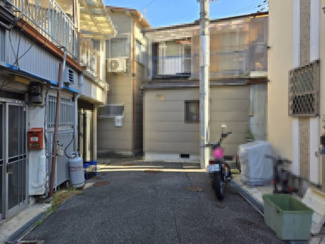 【前面道路含む現地写真】