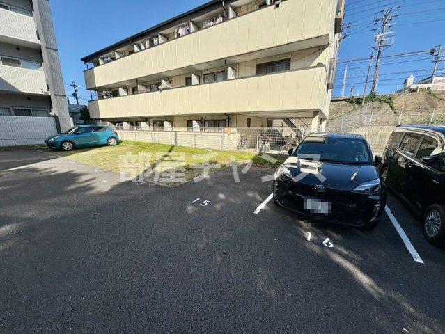 リベルティアの駐車場