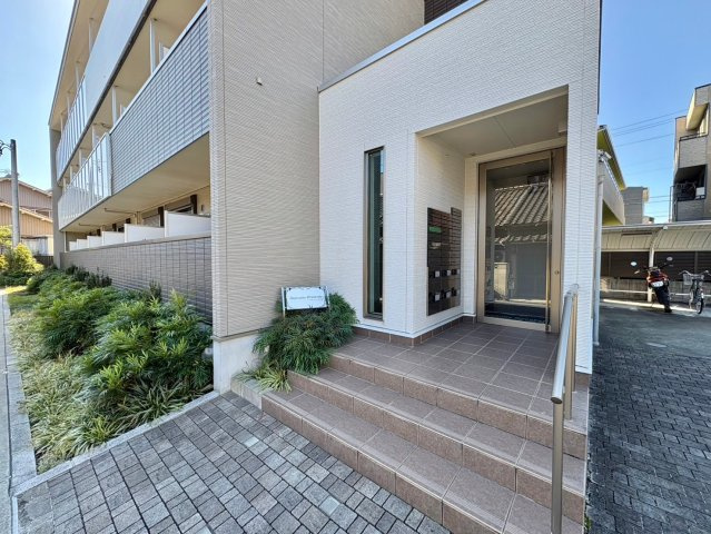 アスピラシオン尾頭橋のエントランス