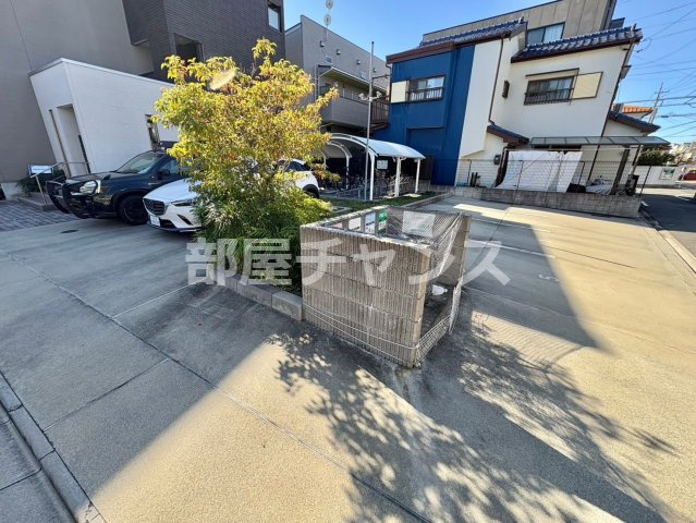 アスピラシオン尾頭橋の駐車場