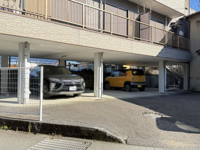 大津乙テラスハウスの駐車場