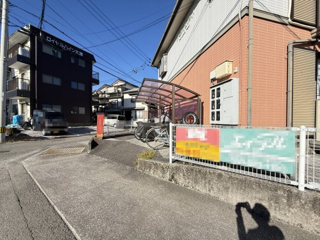 パークハイムアハトの駐車場