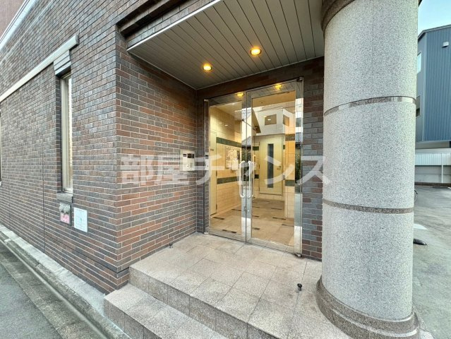 グランデ城西のエントランス