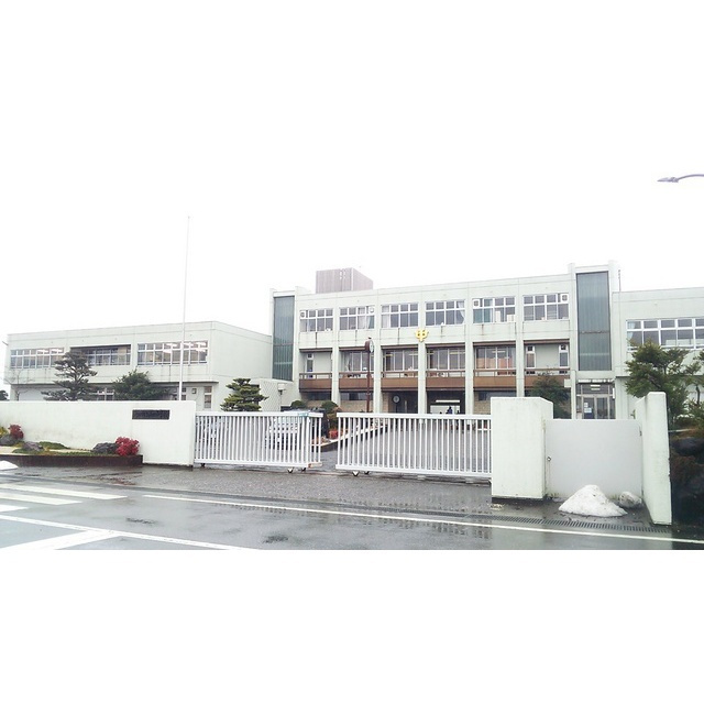 池田町MK貸家の周辺|池田中学校(池田町)