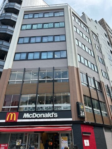 新宿区新宿６丁目の事務所の外観