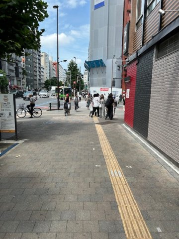 新宿区新宿６丁目の事務所の周辺