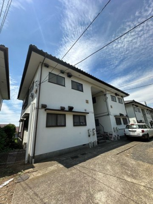 【外観】 | 第一富士ハイムA | 小田急多摩線「栗平」駅まで徒歩6分！便利な立地の2階建てアパートです♪1フロア2住戸で快適に過ごせますよ◎