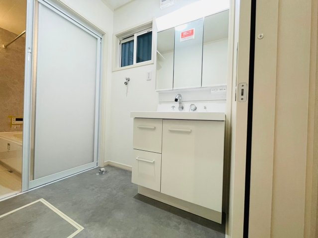 戸建　岐阜市竜田町　全2区画分譲の独立洗面台|洗面洗髪化粧台です。物件により三面鏡または一面鏡の場合があります。詳しくは担当者までお問合せ下さい。