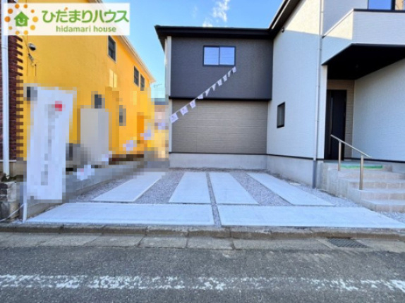 深谷市岡里　5期　新築一戸建て　ズットプラス　01の駐車場