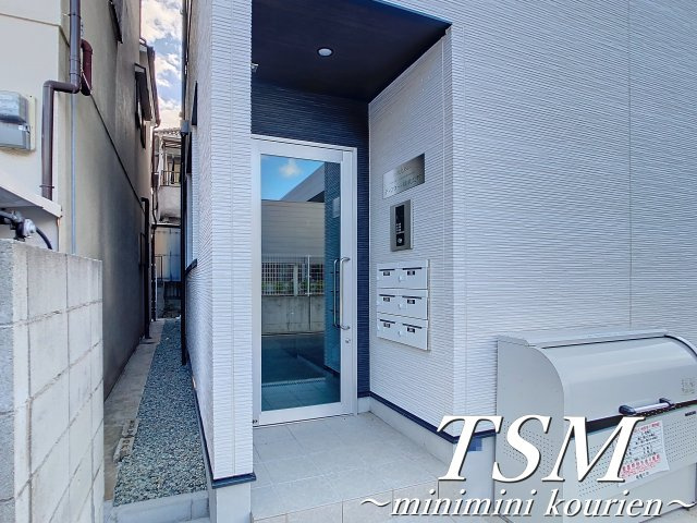 ディアコート楠根北町のエントランス