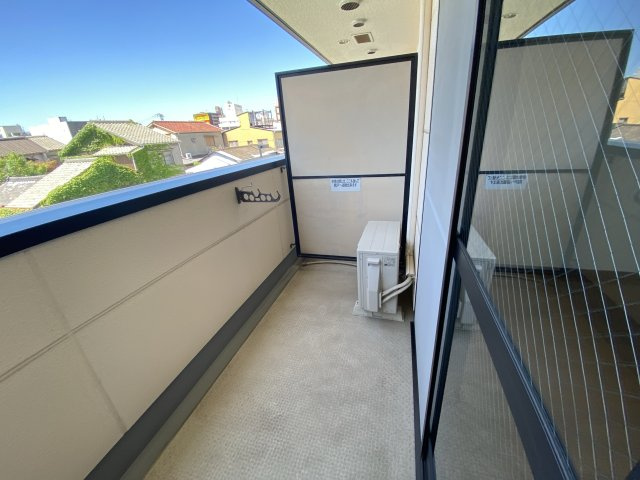 ネオクオーツ神屋 壱番館のバルコニー