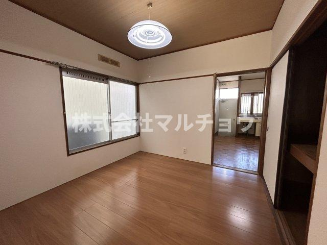 百恵マンションの洋室|広々とした洋室です