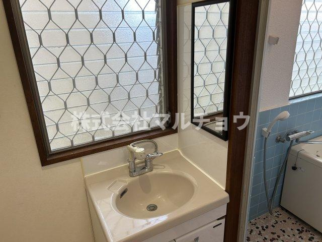 百恵マンションの独立洗面台|使いやすい独立洗面台です
