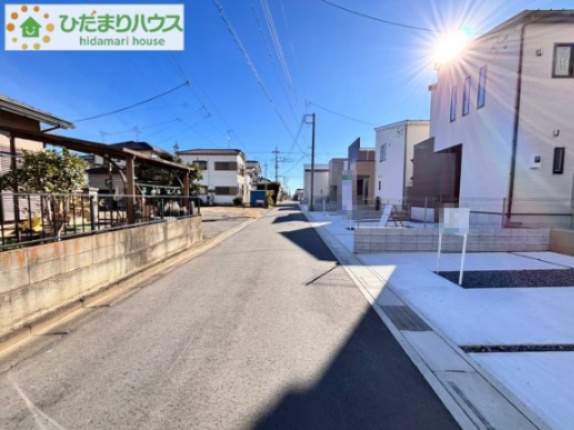深谷市上野台　新築一戸建て　いろどりタウン　02の前面道路含む現地写真|閑静な住宅地で叶える静かな暮らし^^			
