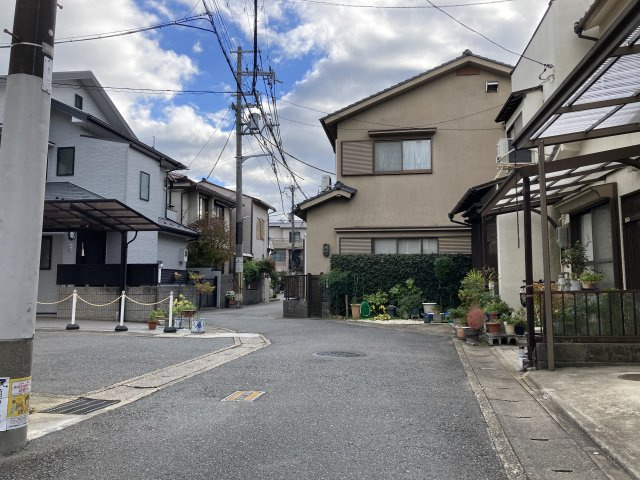 音羽乙出町の前面道路含む現地写真