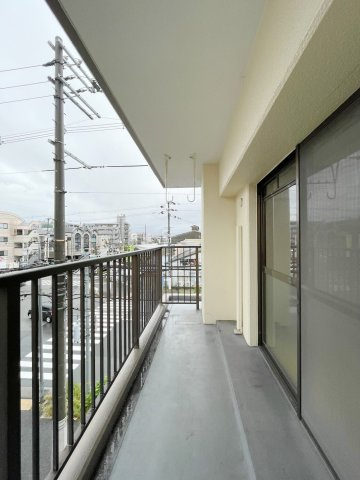 エンカーサ・アマのバルコニー|陽当たり良好なバルコニーです