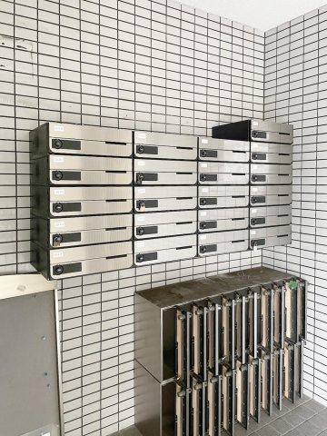 エンカーサ・アマのセキュリティ|取り換えたばかりの集合ポストです